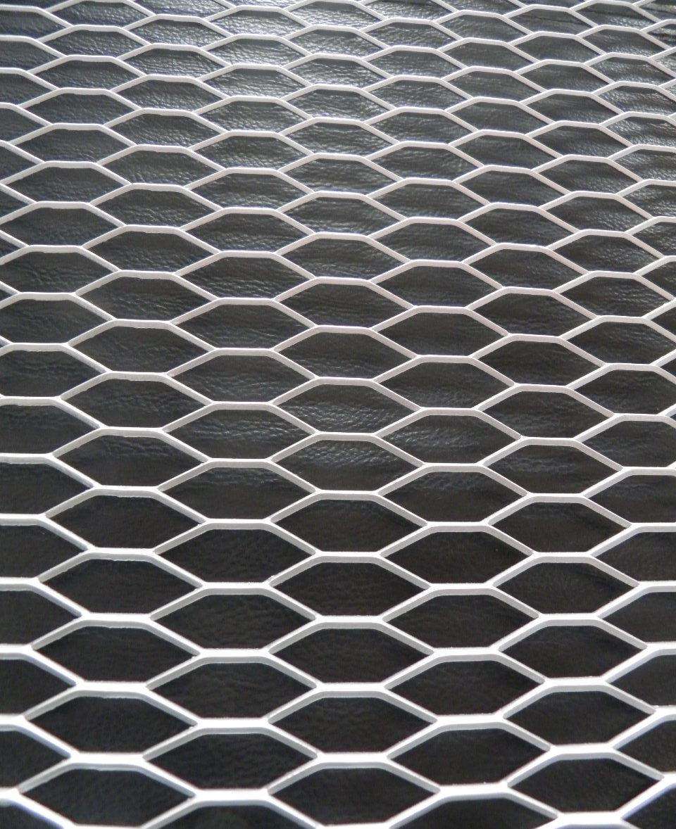 开云APP：拉伸网铝板网吸音墙铝网幕墙